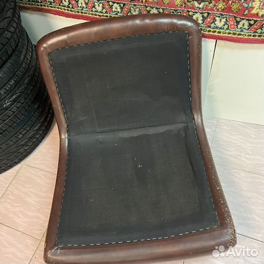 Кресло напольное кожаное