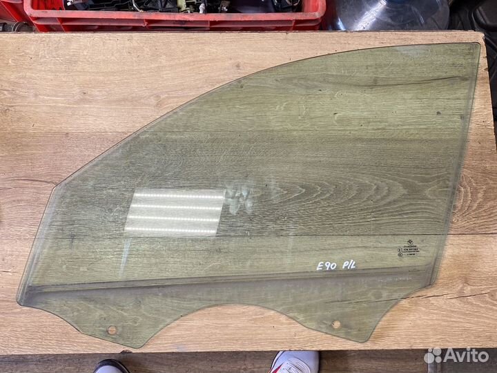 Bmw 3 e90 передние левое стекло