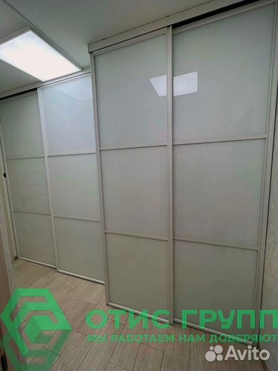 Гардеробная система с дверями купе