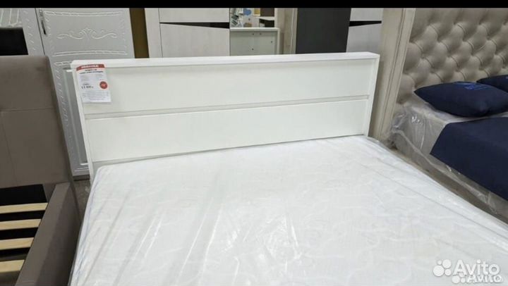 Кровать с матрасом 1400х2000 хелен