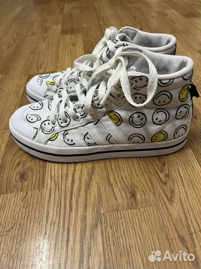 Кеды adidas Bravada Mid Smiley