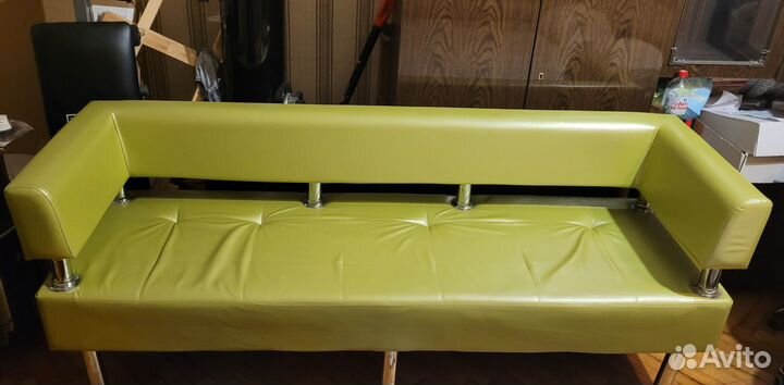 Офисный кожаный диван бу