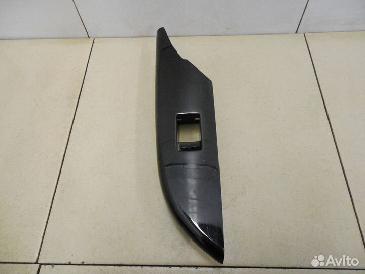 Накладка (кузов внутри) Hi Lux 2015