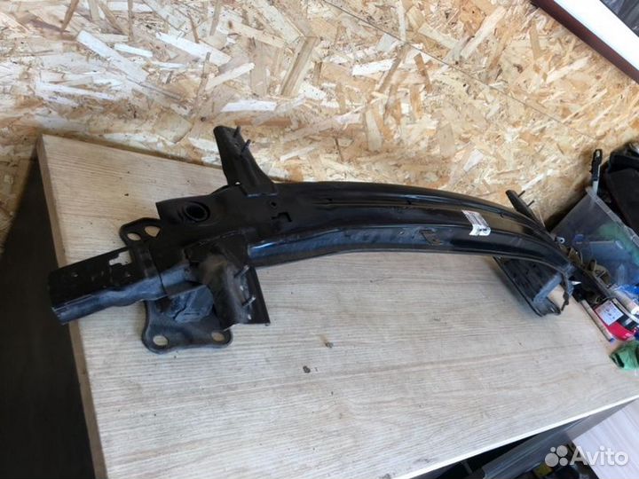 Усилитель бампера Kia Sorento 2