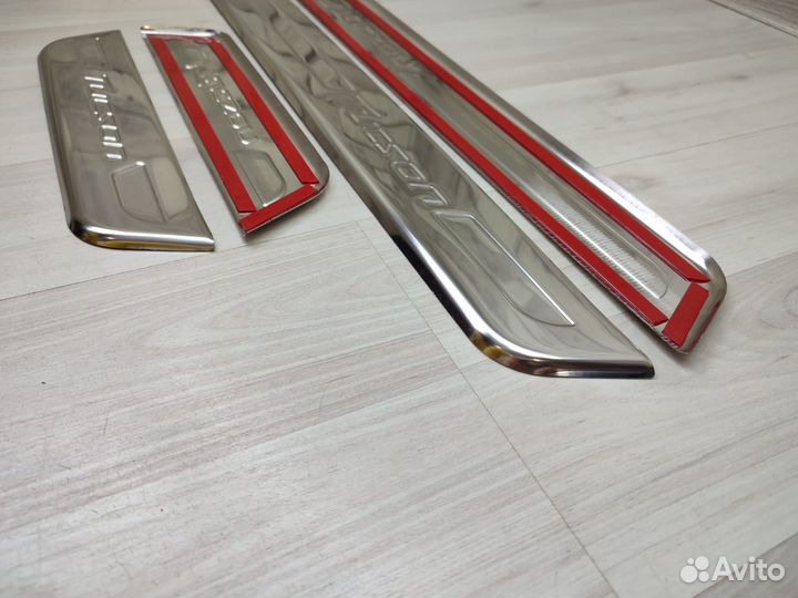 Накладки на пороги Hyundai Tucson 2015-2018 (новые