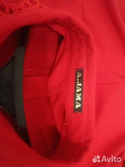 Платье красное