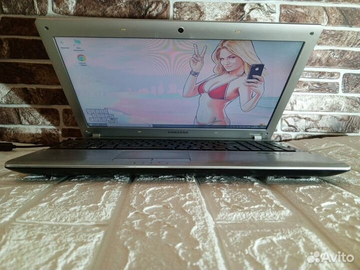 Офисный ноутбук Samsung Core I5