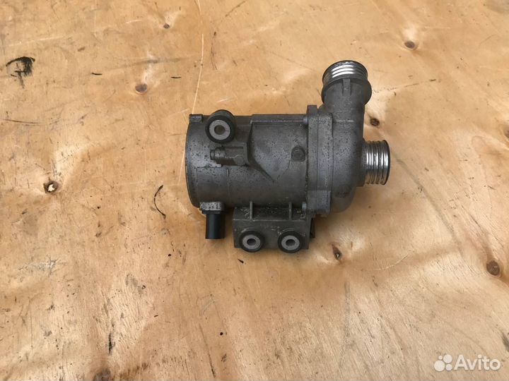 Помпа насос BMW X3 X5 E60 E83 E87 E90 E70