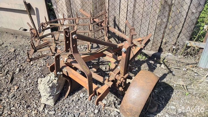 Плуг двухкорпусный