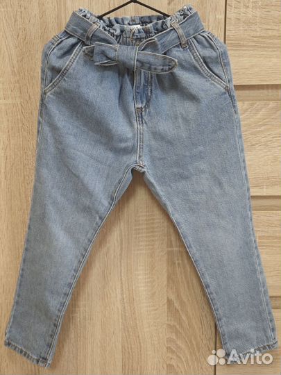 Джинсы с блузкой