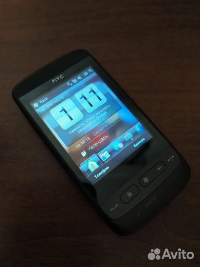 Мобильный телефон htc