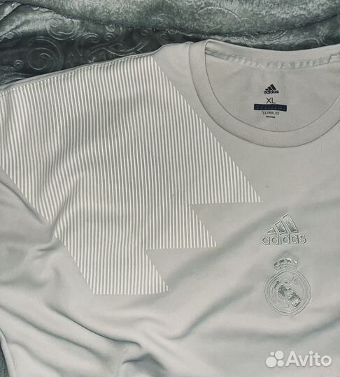 Футболка adidas