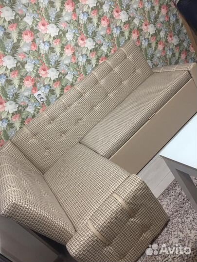 Угловой кухонный диван / Раскладной диван на кухню