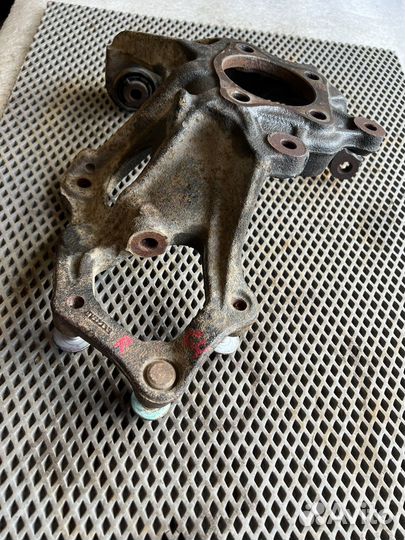 Кулак поворотный задний правый Mazda 6 GH