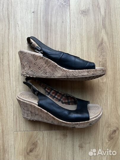 Босоножки кожаные