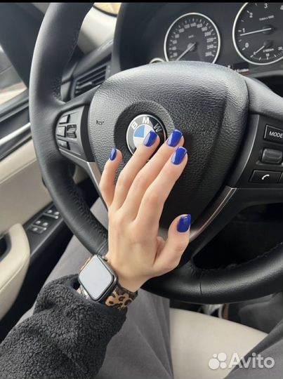 Маникюр педикюр