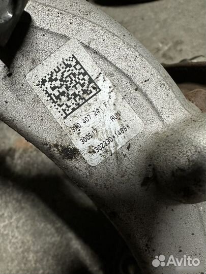 Audi a4b9 кулак передний левый в сборе б/у идеал