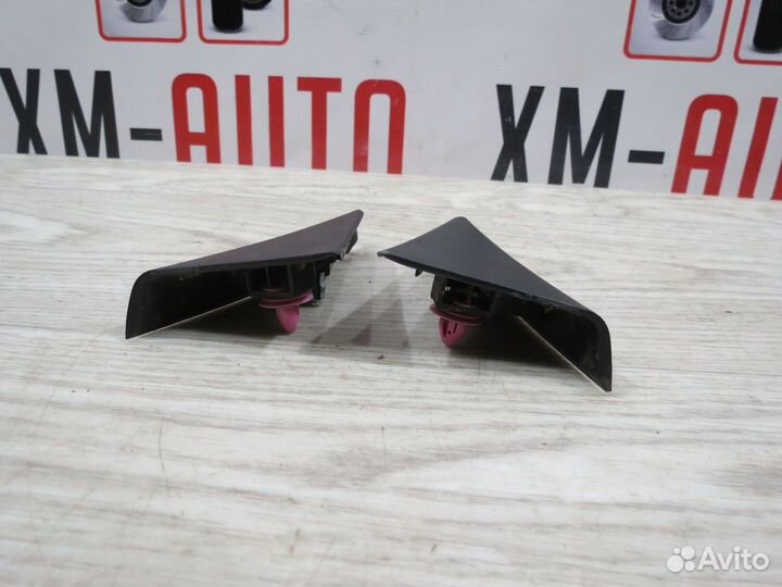 Уголок задней двери Kia Rio 3