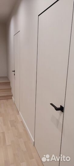 Скрытые двери invisible с черной кромкой