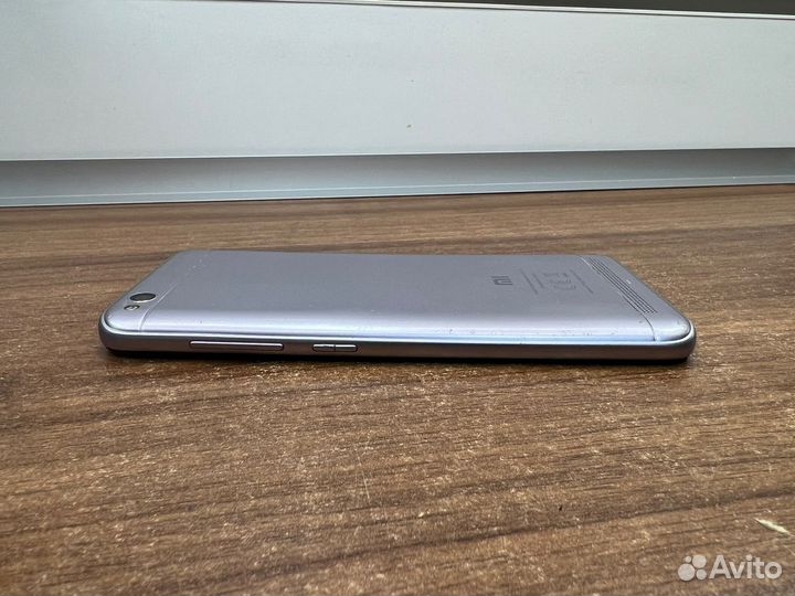Xiaomi Redmi 5a 2/16gb 3000акб