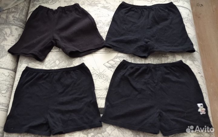 Чешки и шорты