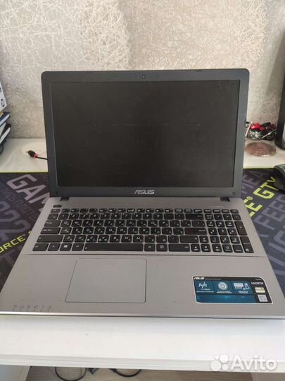 Ноутбук Asus x550l