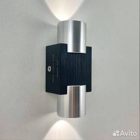 Двухлучевые фасадные светильники LED dance разные