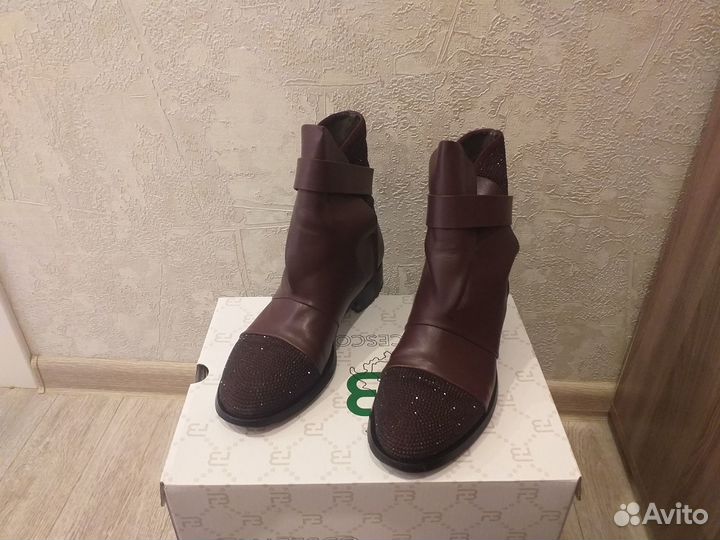 Ботинки женские