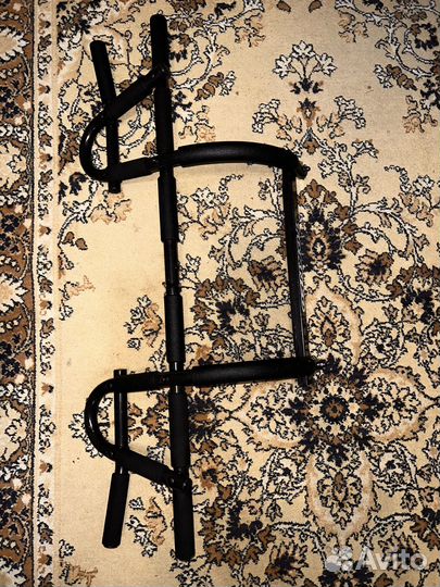 Турник дверной накладной Torneo A-900