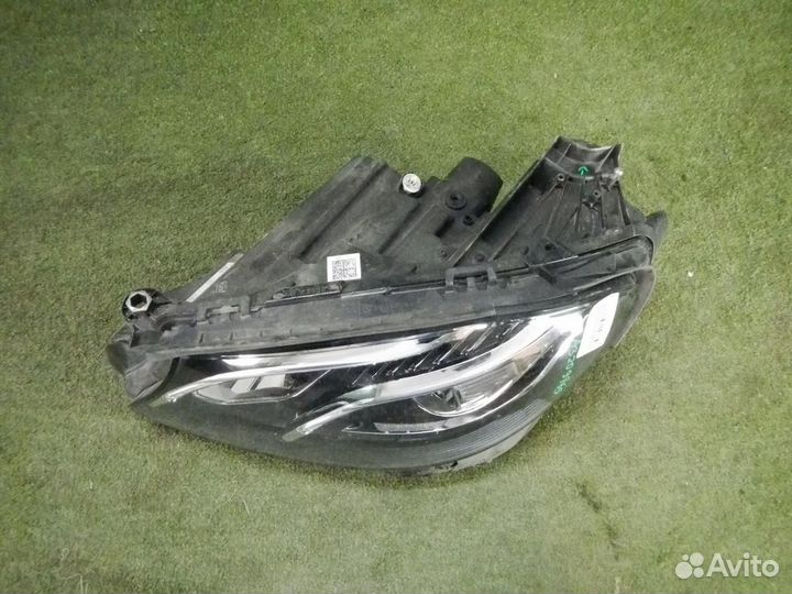 Фара левая Mercedes-Benz E-Class