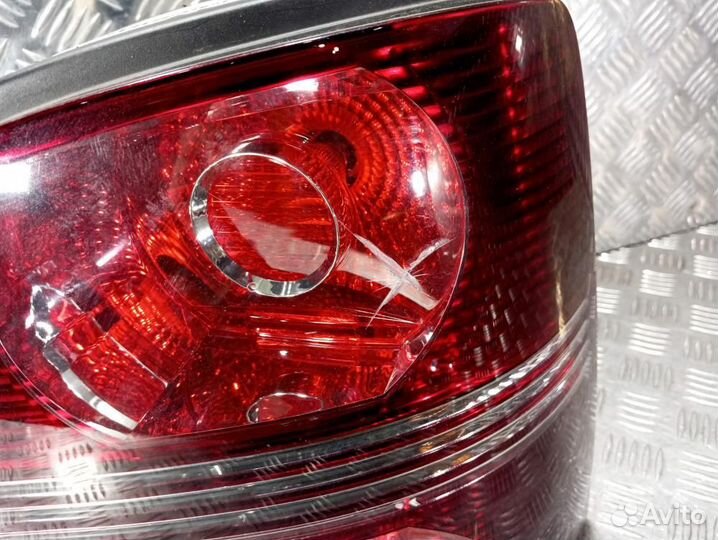 Б/У Б/У Фонарь задний правый Из Японии. 1T09450