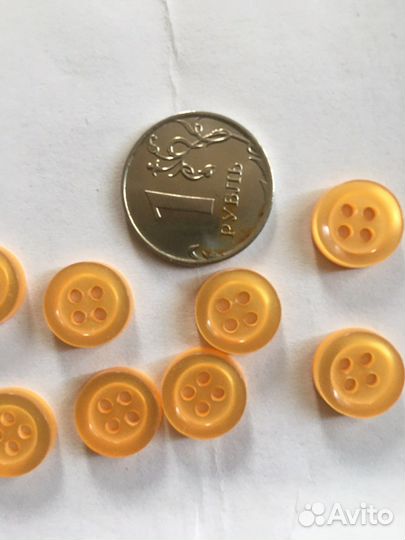 Новые оранжевые пуговицы цена за все