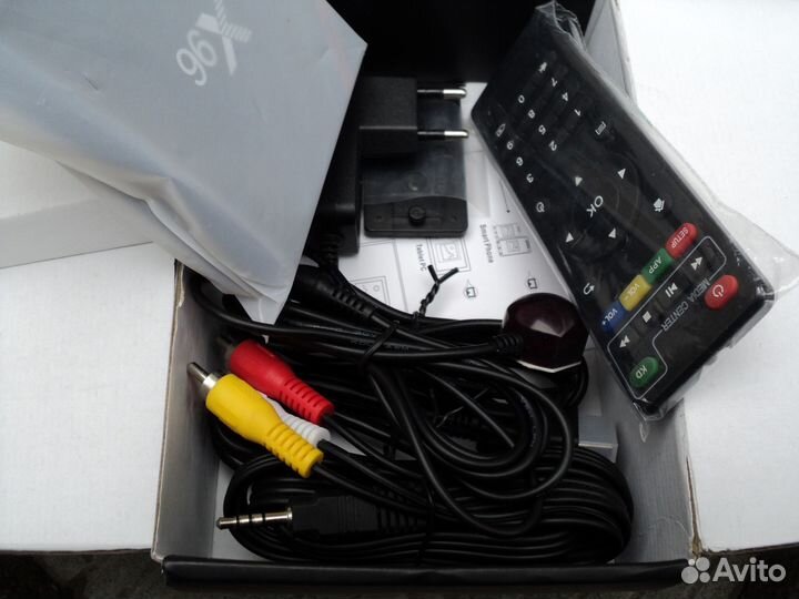 SMART tv приставка x96 новая