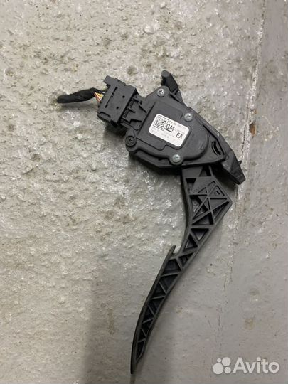 Педаль газа Chevrolet Cruze