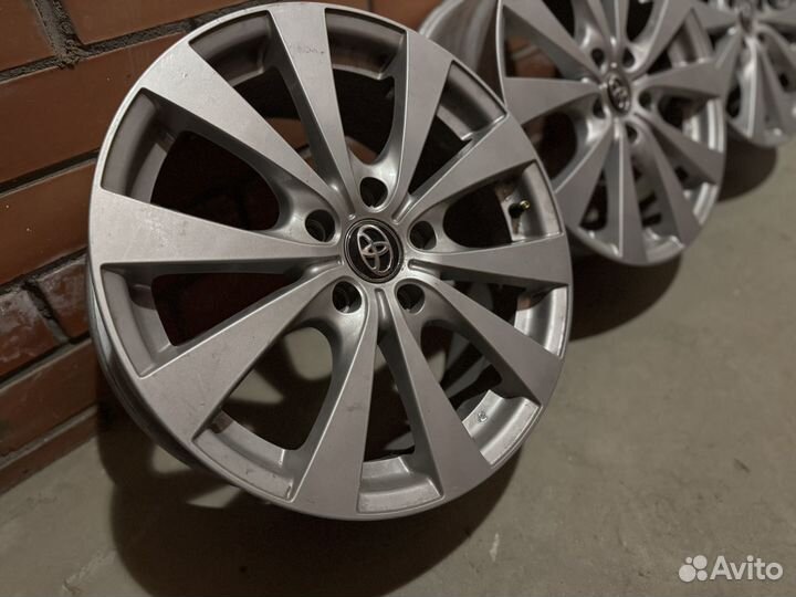 Диски литые r17 Камри