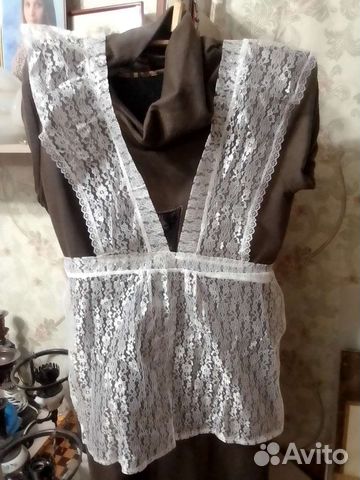 Одежда на школьницу. Белый фартук и 2 сарафана