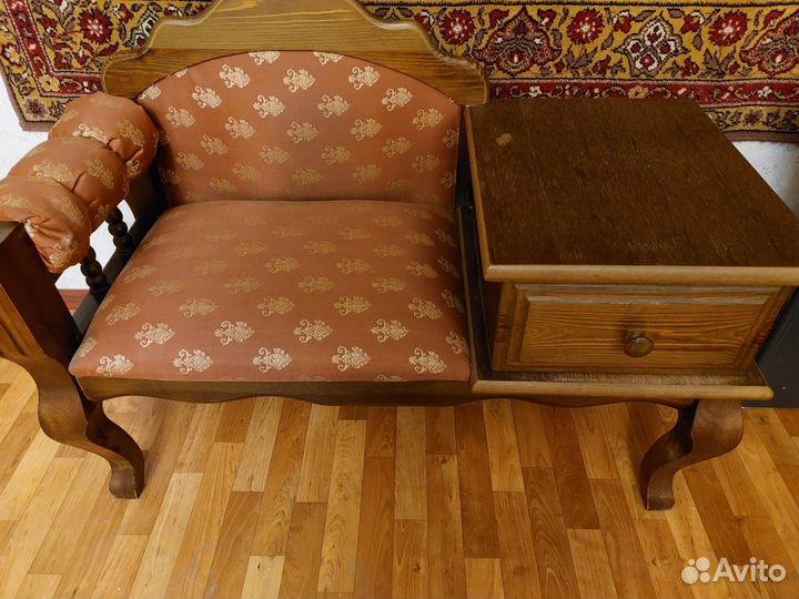 Банкетка пуфик с ящиком в телефонном столике