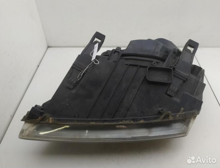 Фара правая Ford Focus 2