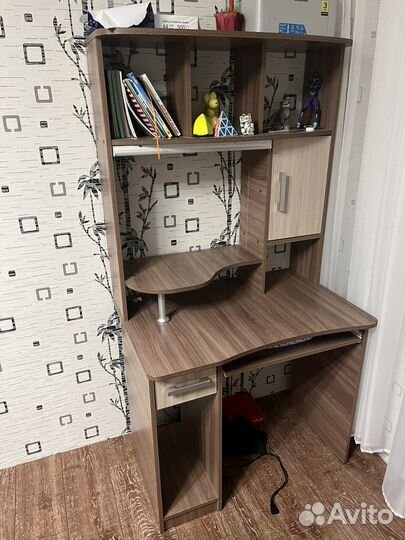 Компьютерный стол