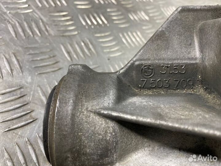 Кронштейн промежуточного вала Land Rover Range