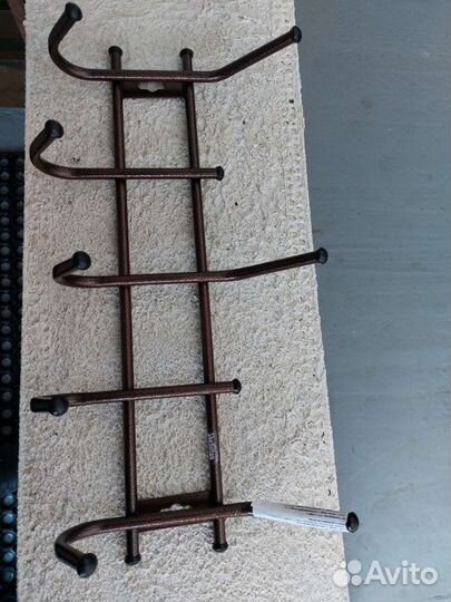 Вешалка настенная