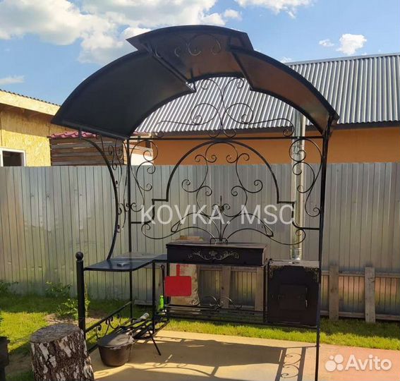 Мангал с крышей