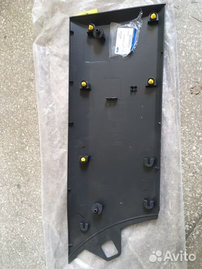 Накладка заднего левого крыла Ford Transit