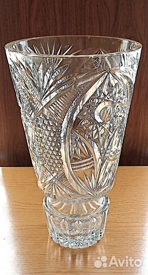Ваза для цветов хрустальная