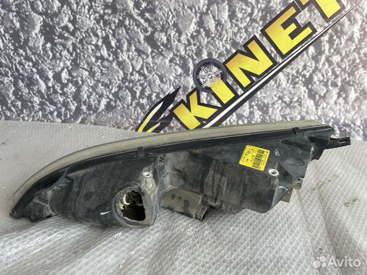 Фара правая Mitsubishi Colt Z3 Кольт 2007