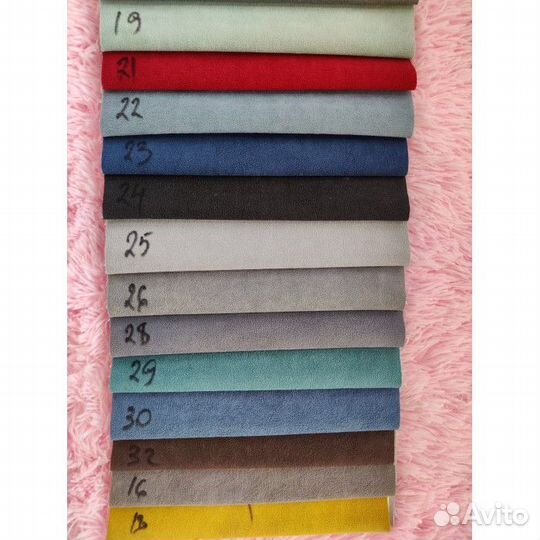 Кровать с мягкой спинкой