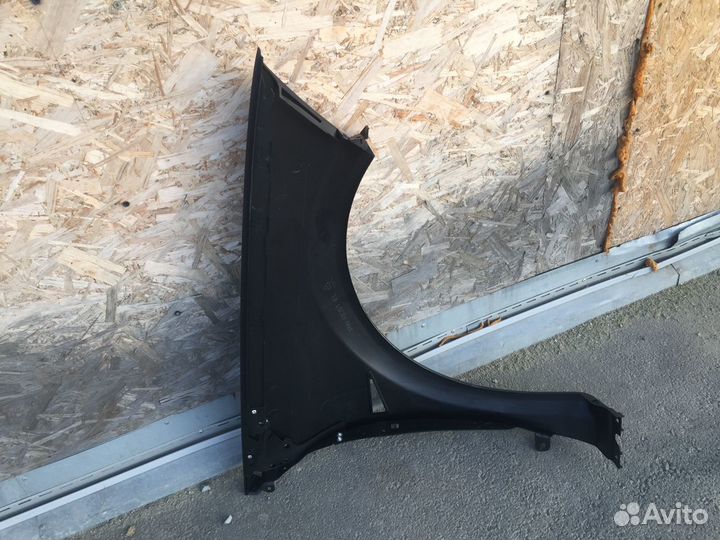 Крыло переднее левое Renault Megane 2 (2002-2009)