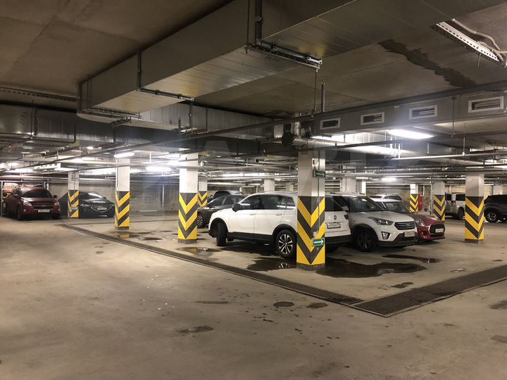 Машиноместо, 13 м²