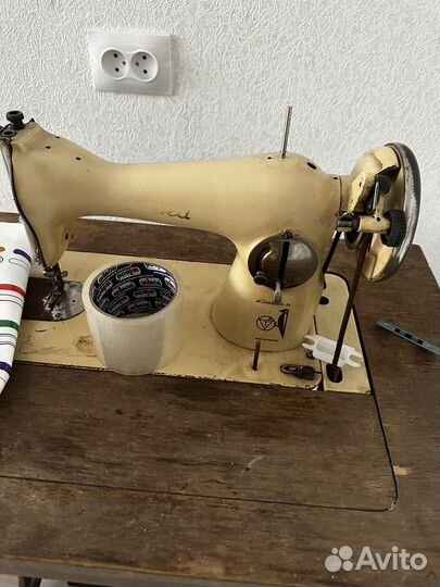 Швейная машина tikka