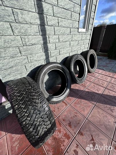 Gislaved Nord Frost 200 225/60 R17